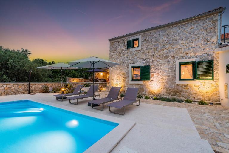 Stone House Luna - Ferienwohnung Poljana