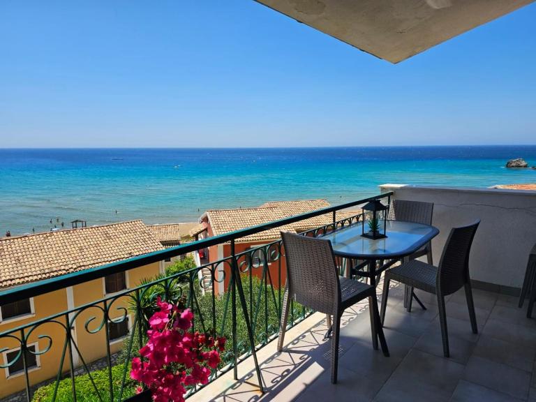 Corfu Glyfada Beach Apartments - Chambres d'hôtes Glyfáda