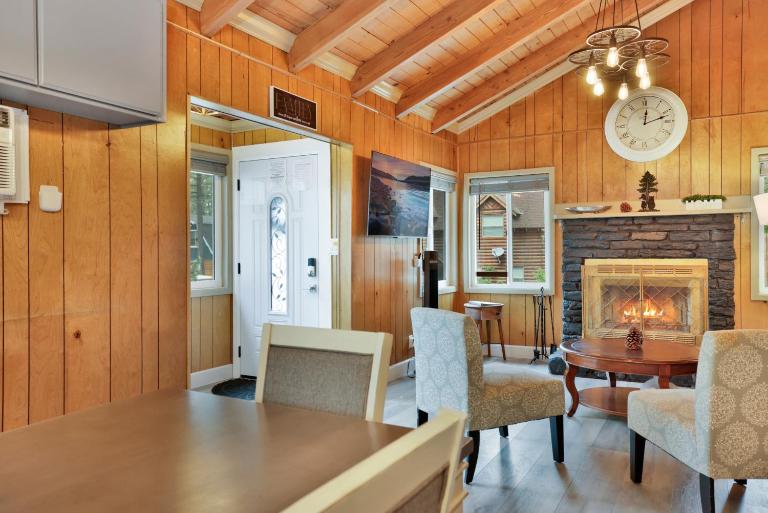 Sweet Retreat 1- Cozy Relaxing Resort Cabin - B&B Big Bear Lake