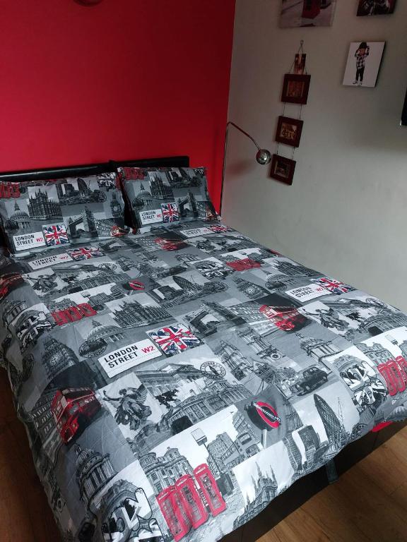 White Hart Lane walking distance Tottenham Hotspur Stadium - B&B London