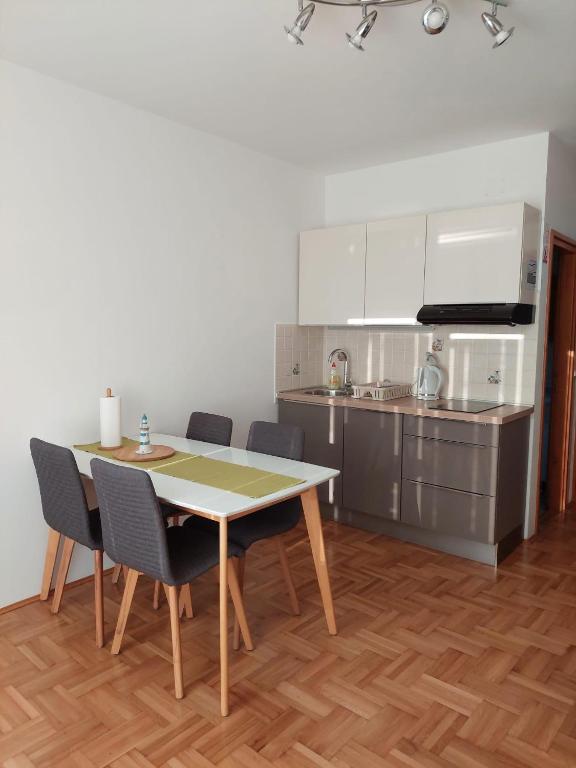 Apartmani Cindrić - Ferienwohnung Stara Baška