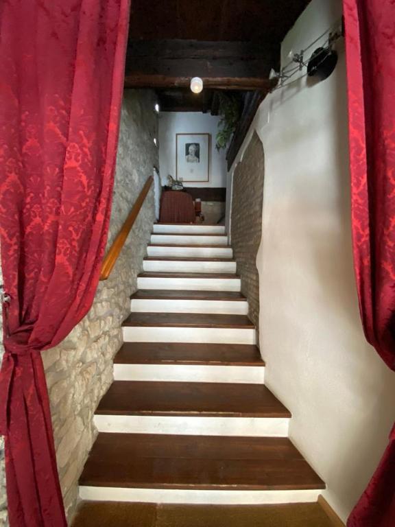 Skyline Virgilio SUITE sottotetto vista MARE parking - B&B San Marino