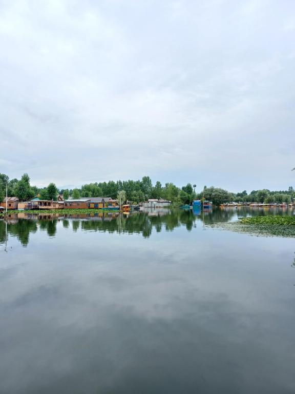 H.B.victoria Garden - B&B Srinagar