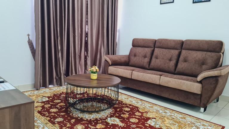 Alanis Suite KLIA1 With Neflix - Chambres d'hôtes Sepang