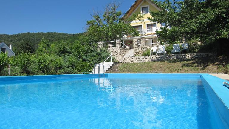 Villa Sümeg - Ferienwohnung Schimeck