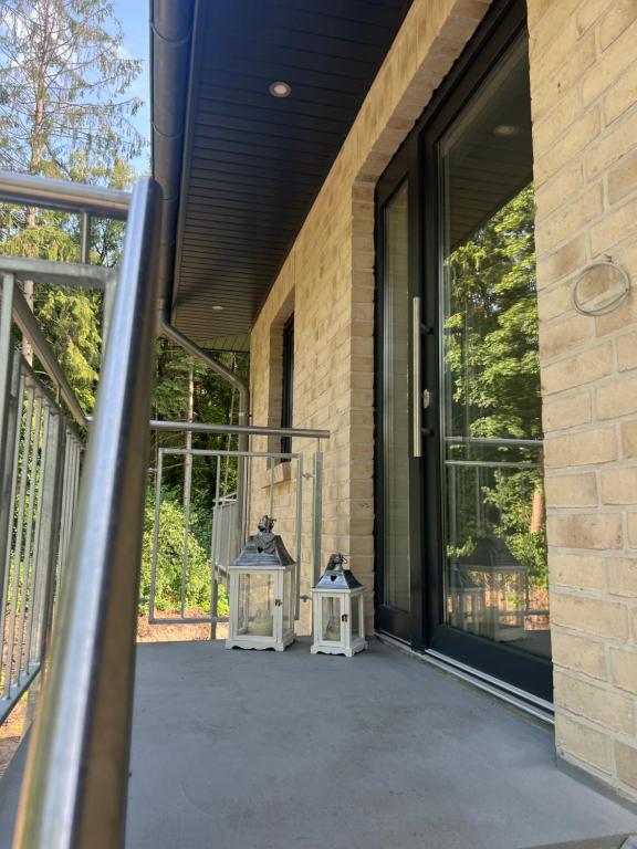 Helle Ferienwohnung Waldblick mit Balkon und Garten - Bed and Breakfast Hatten