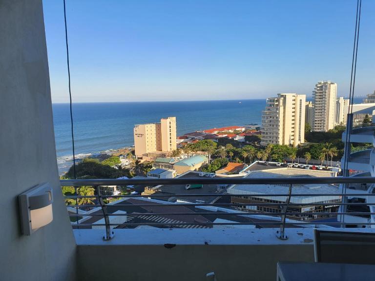 Pearls Sea View Luxury Studio - Self Catering - B&B Durban
