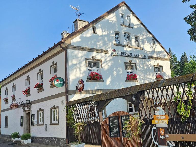 Restaurant & Pension Liebenstein - Bed and Breakfast Libá