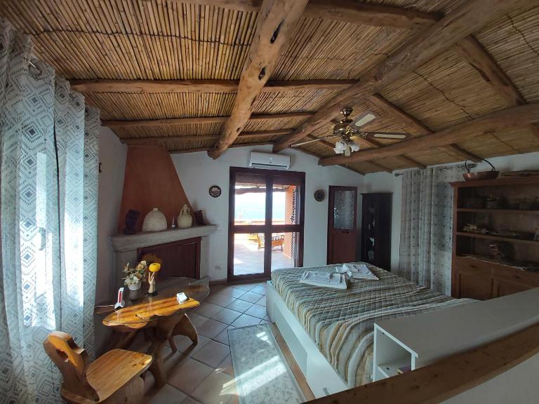La Dimora degli Dei - B&B Piras