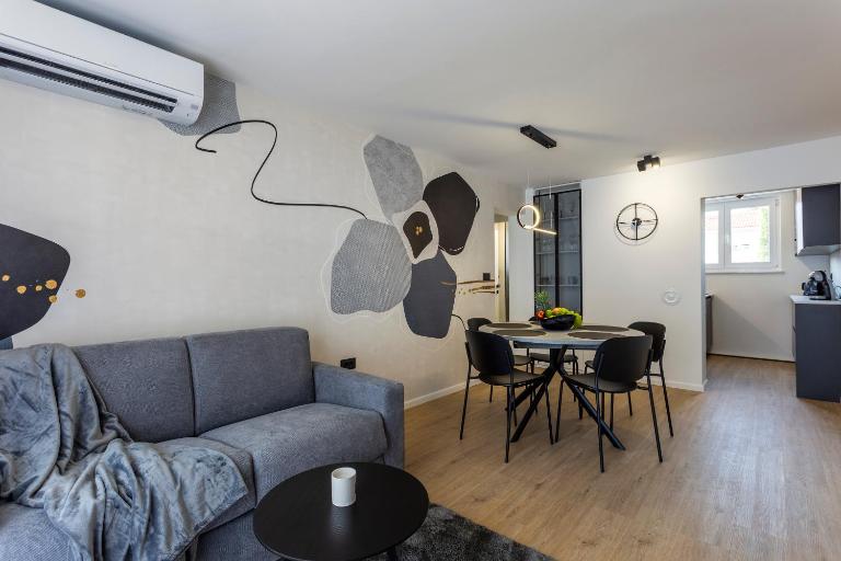 Apartman IZIS centar Pule - Ferienwohnung Pula