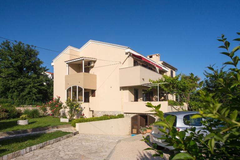 Apartments Ivanka Dujmović - B&B Baška