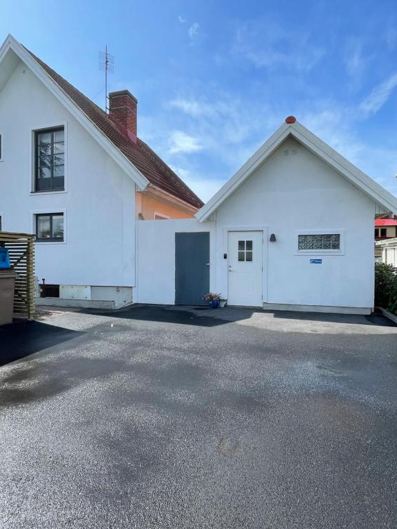Kaptenhuset Skrea strand - Bed and Breakfast Falkenberg