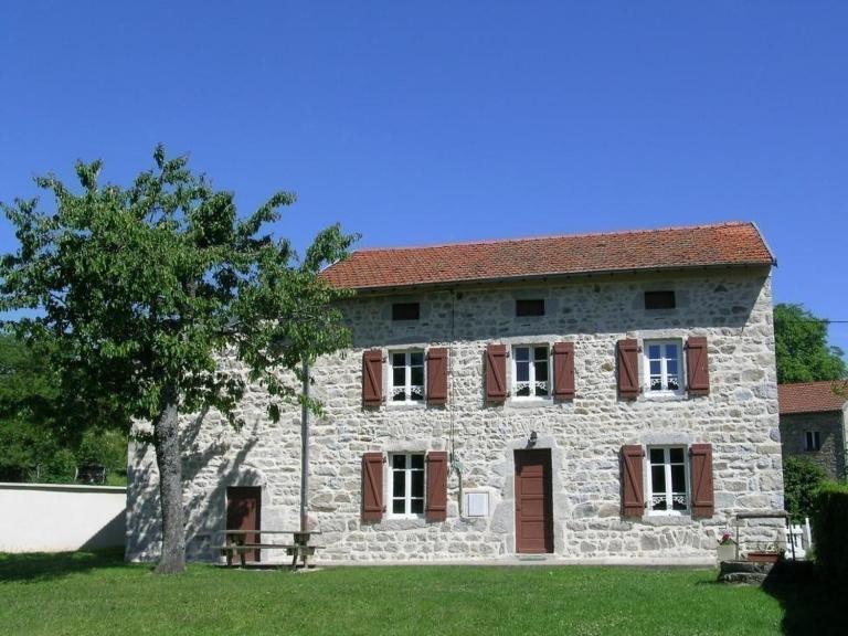 Gîte spacieux à La Guillermie, animaux acceptés, jardin - FR-1-489-188 - B&B La Guillermie