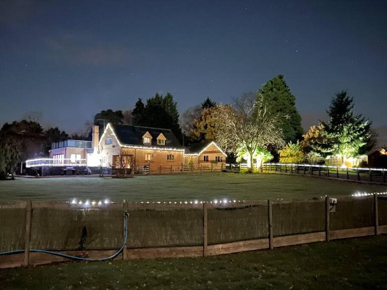 Luxurious ground floor en-suite bedroom with separate entrance - B&B Worcester