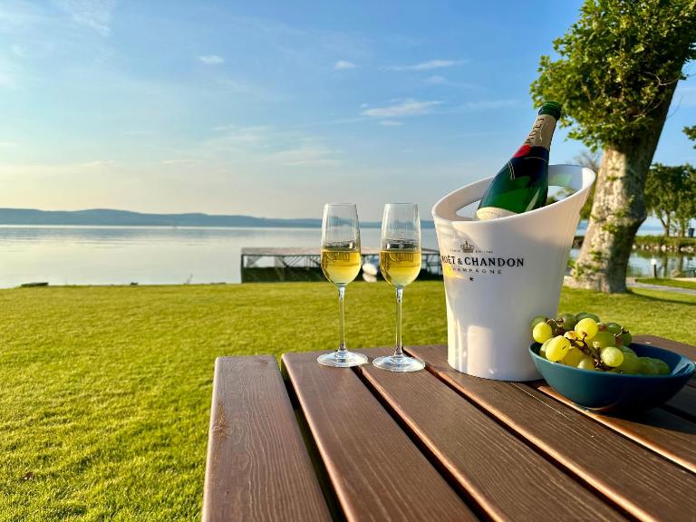 Loulou Apartman - Balatonboglár - B&B Balatonboglár