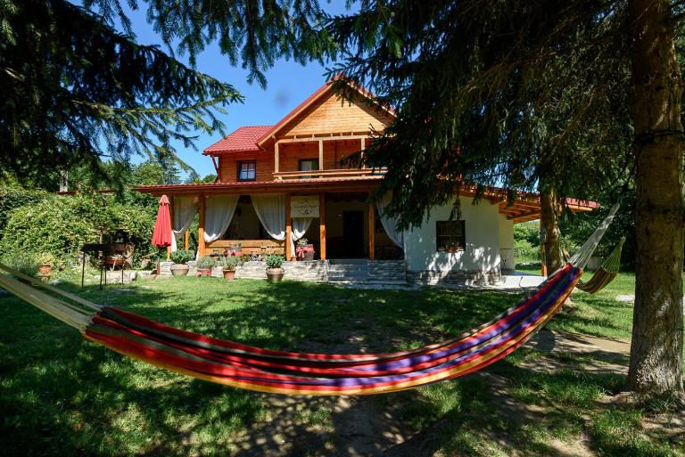Susurul Apei Chalet - B&B Porumbacu de Sus