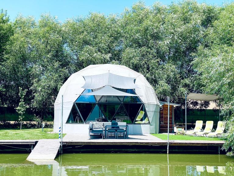 DOMEGLAMPING at FISHINGLAKE - Ferienwohnung Ságvár