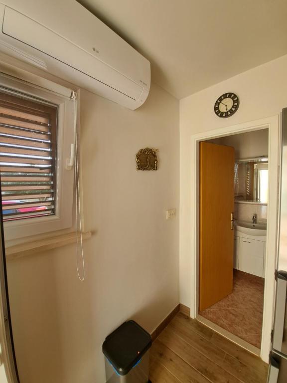 Apartman Aenona - B&B Nona