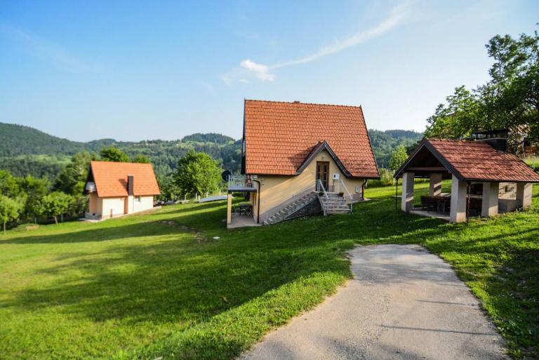 Vila Nina i Lux apartman - B&B Zaovine