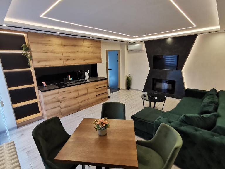 Princ Lux jaccuzi and sauna with free parking - Bed and Breakfast Novi Sad