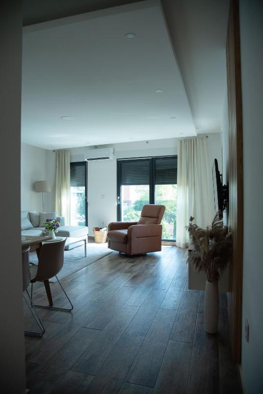 New Aesthetic Haven Hedonica 6 Apartment in Vrdnik - B&B Vrdnik