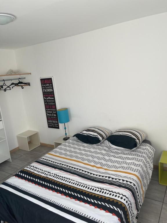 Petite maison avec 2 chambres - B&B Bussy