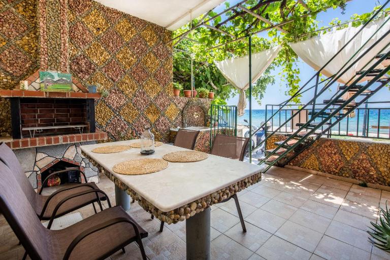 Golden Sunset Beach Apartment - Bed and Breakfast Skála Kalliráchis