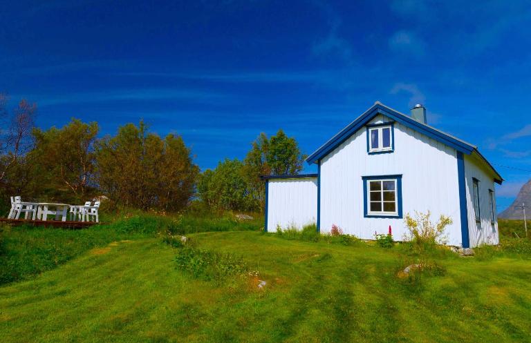 Cozy cabin with stunning view - Bed and Breakfast Allstad