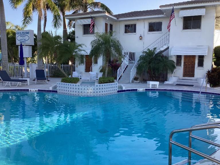Gulfside Resort. Unit 10 - B&B St. Pete Beach