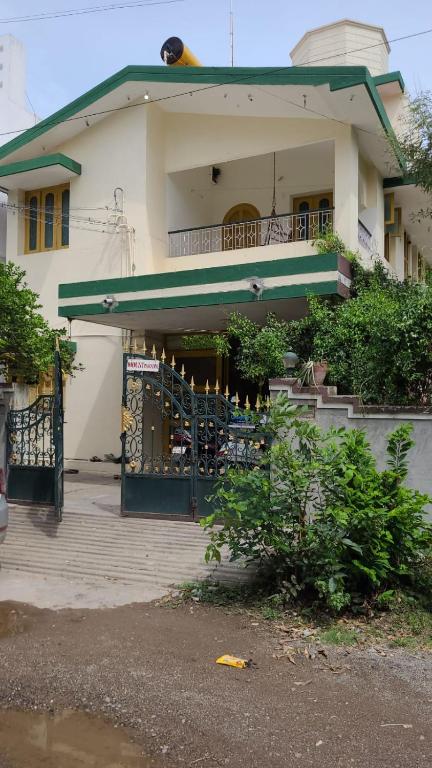 Mount Paradise guest house - B&B Tiruvannamalai