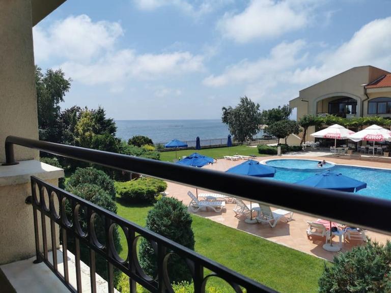 3 bedroom seaview apartment /2nd floor/ - B&B Topola