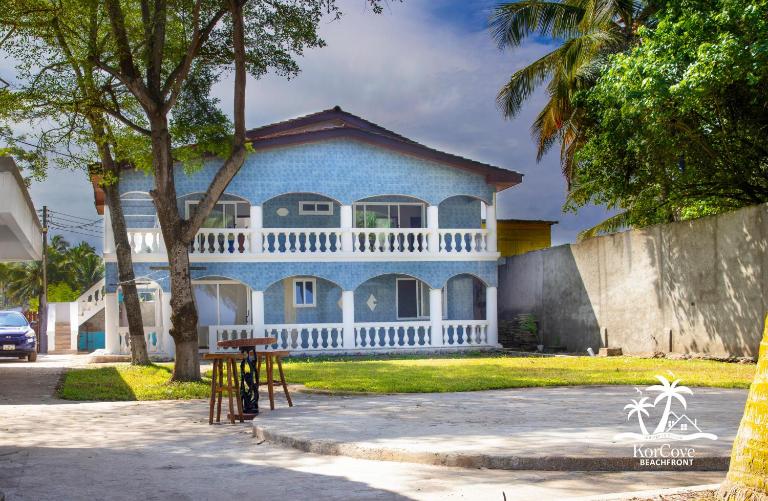 KorKoCove Beachfront Suites - Chambres d'hôtes Accra