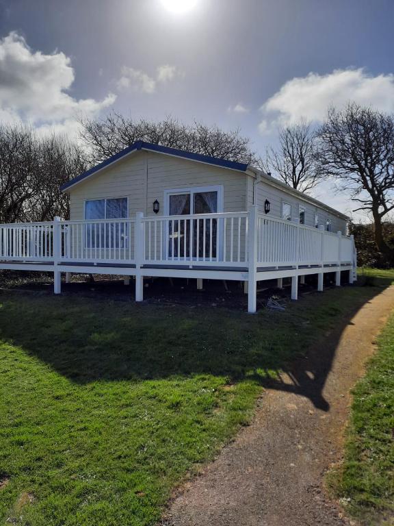 Luxury Lodge sea view at Bideford Bay Hoilday Park Parkdean Resorts - B&B Bideford