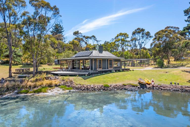'Questa' Heritage Cottage - Bed and Breakfast Barnes Bay