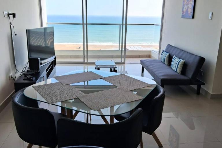 apartamento de estreno con balcón frente al mar. - Chambres d'hôtes Lima