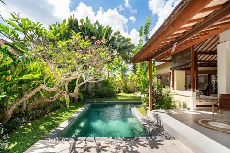 Villa Shanti, Sitara Villa Group - B&B Seminyak