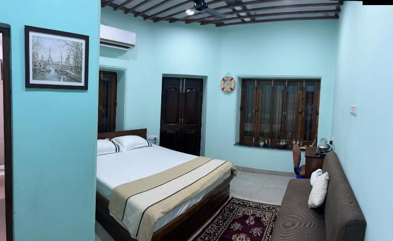 Teakwood Suite - Nokha House - B&B Calcutta