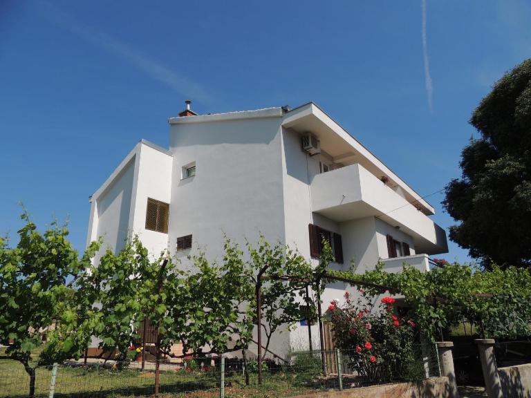 Apartments Dolac - Ferienwohnung Sveti Filip i Jakov