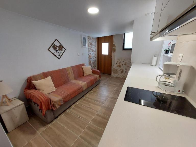 Evans House II One Bedroom Maisonette - B&B La Canea