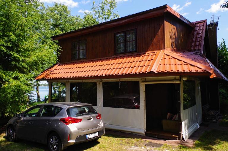 Okuninka Domek nad brzegiem jeziora Białe - B&B Okuninka