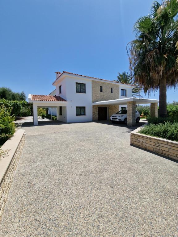 The Family Nest Villa in Cyprus - B&B Pafo