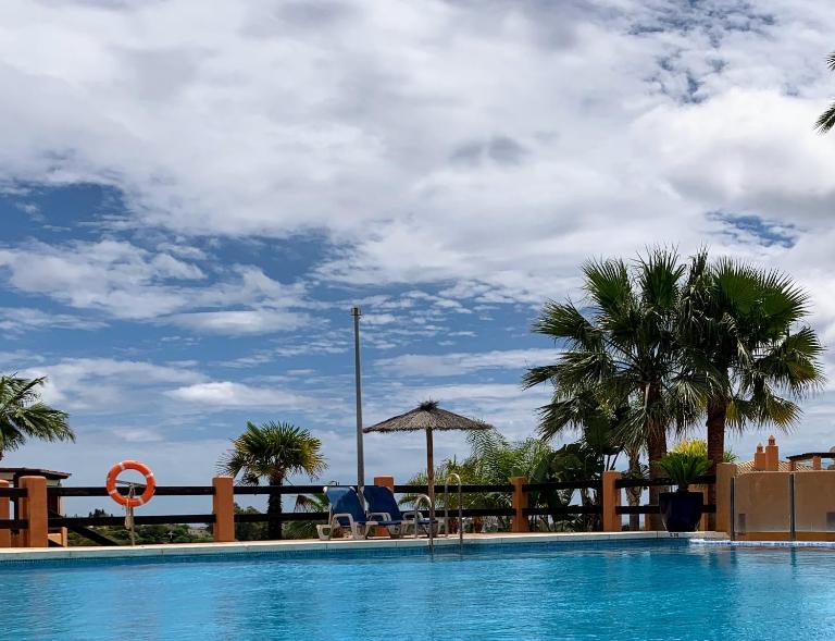 Your Oasis of Luxury and Leisure at Gazules Del Sol in Marbella area - Benahavis - Bed and Breakfast Estepona