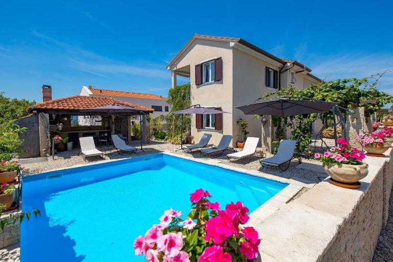 Apartments Bugenvila Brzac - B&B Brzac