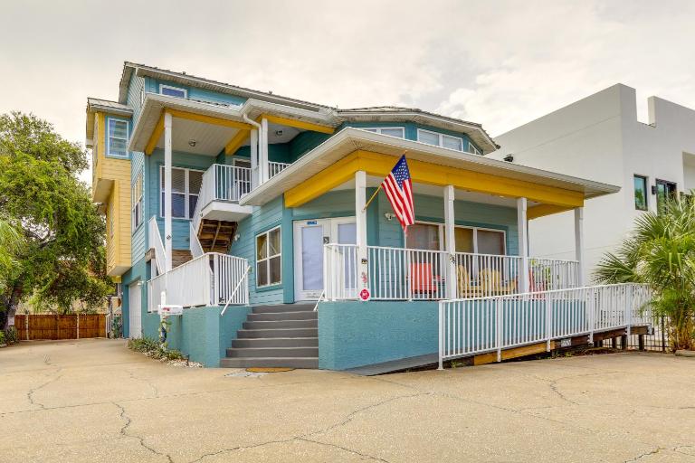 350 Ft to Beach! 'Lizard Lair' in Indian Rocks - B&B Clearwater Beach