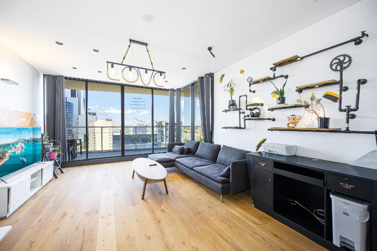 Stunning New 2 Bedrooms Apt Shopping & Parking - B&B Sydney