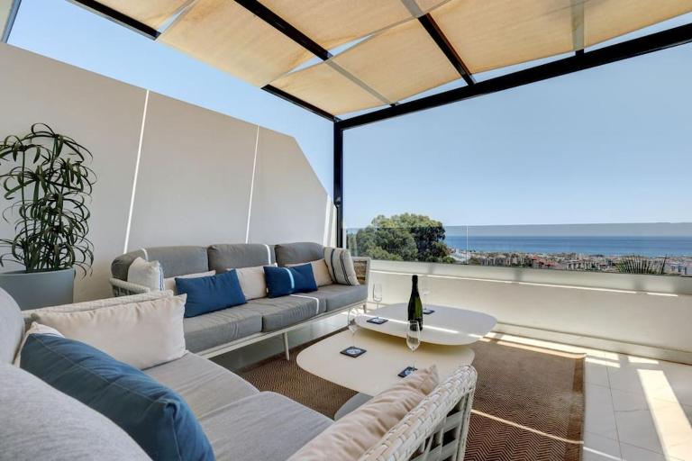 2 Bedroom Penthouse with Sea View @ Estepona Hills - Bed and Breakfast Estepona