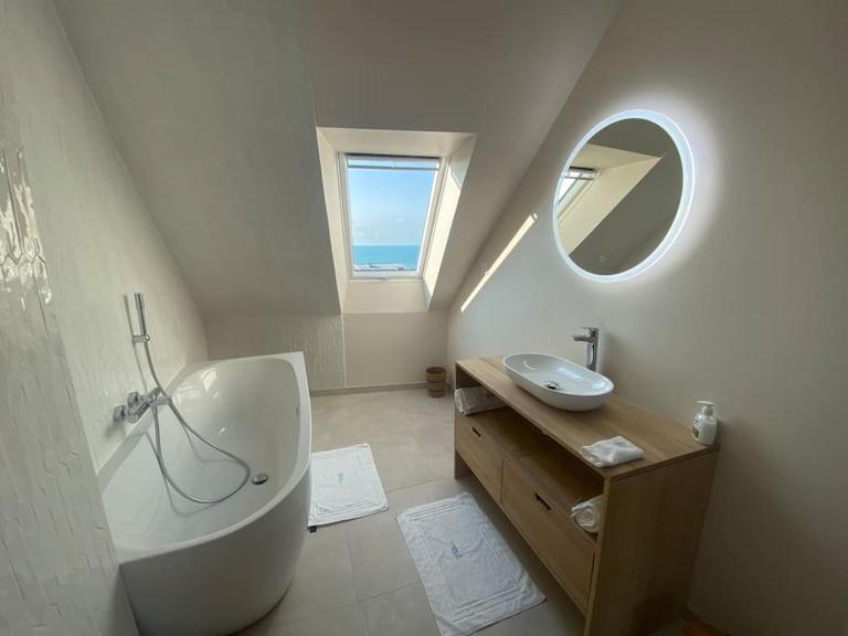 Granville / Maison entièrement rénovée à 100 m des plages - B&B Granville