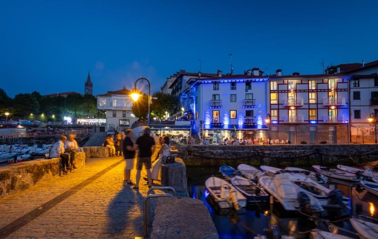 Apartamentos&Spa Mundakaport - Bed and Breakfast Mundaka