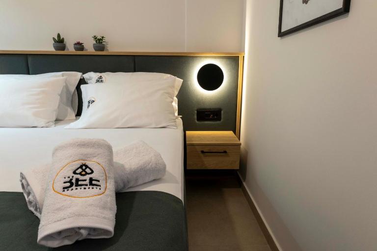 The Green Bee Apartment - Ferienwohnung Nikiána