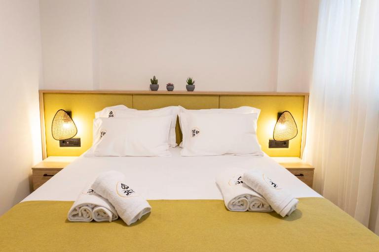 The Bee Apartments - Ferienwohnung Nikiána